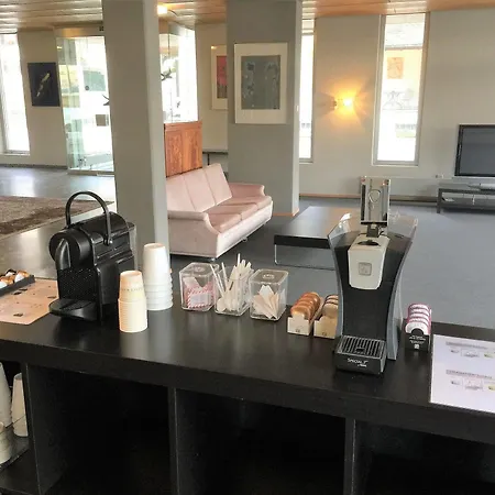 Hotell Fontana Garni 3*