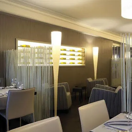 酒店 Fontana Garni 特湾