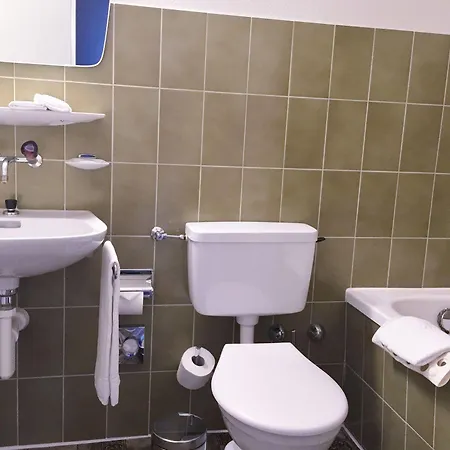 Отель Fontana Garni 3*
